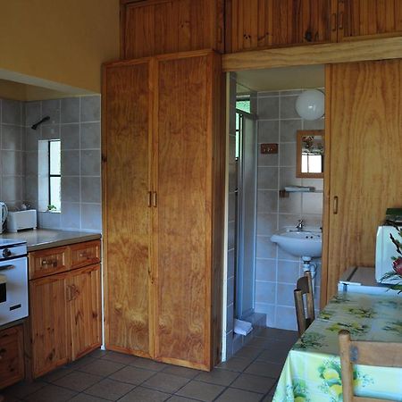 Вилла Kierie Kwaak Self Catering Стелленбос Экстерьер фото
