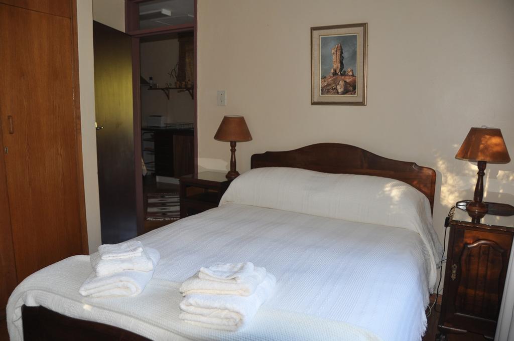Вилла Kierie Kwaak Self Catering Стелленбос Экстерьер фото