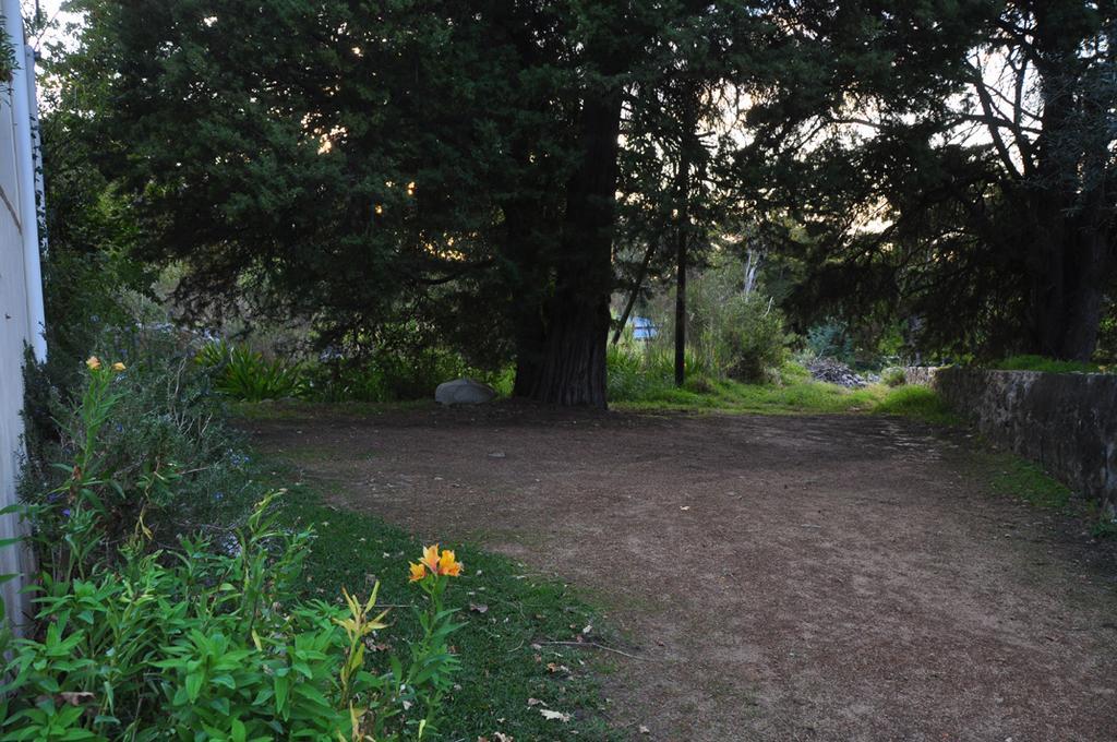 Вилла Kierie Kwaak Self Catering Стелленбос Экстерьер фото